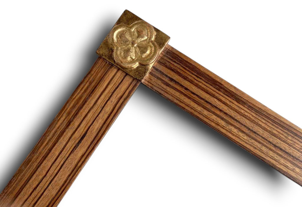 Sculpté or placage zebrano